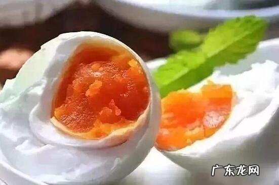 七天快速腌鸭蛋出油 腌鸭蛋出油最好的方法