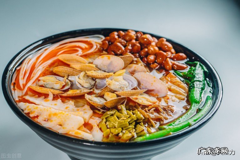 汤粉的汤底熬制方法 汤粉的汤底是用什么材料熬制的