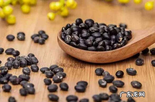 女人每天吃黑豆的好处与功效