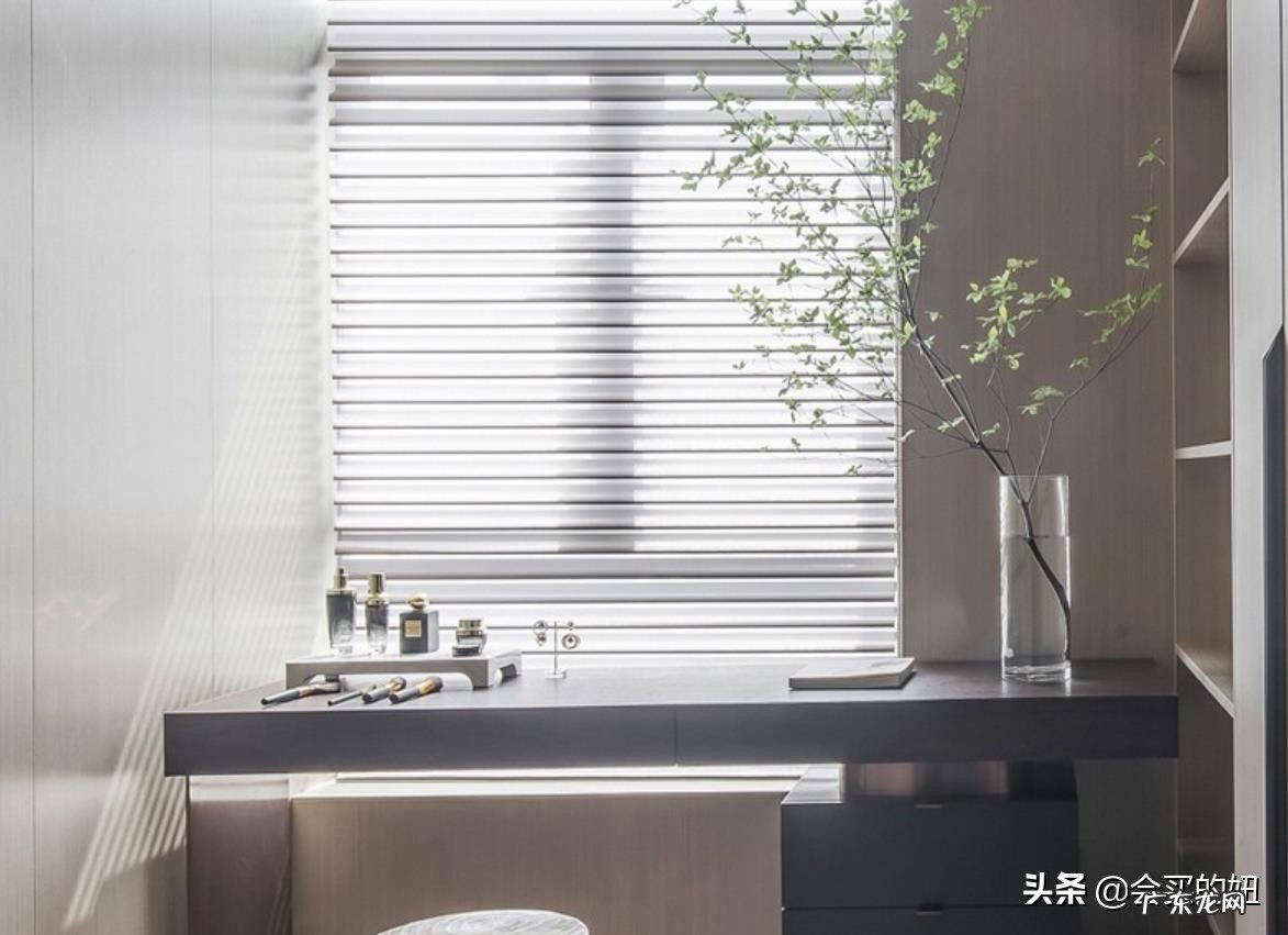 窗帘颜色怎么搭配更好看 窗帘安装怎么选面料款式颜色进行搭配