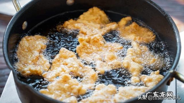 炸酥肉的面糊调配方法 炸酥肉用什么淀粉比较好