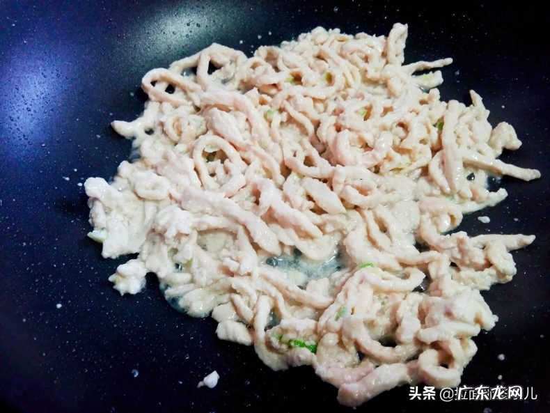 炒肉丝牢记3放2不放才好吃 炒肉丝的家常做法