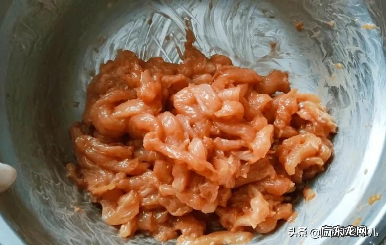 炒肉丝牢记3放2不放才好吃 炒肉丝的家常做法