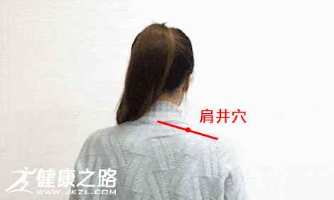 4个穴位按摩小动作,助你消除疲劳