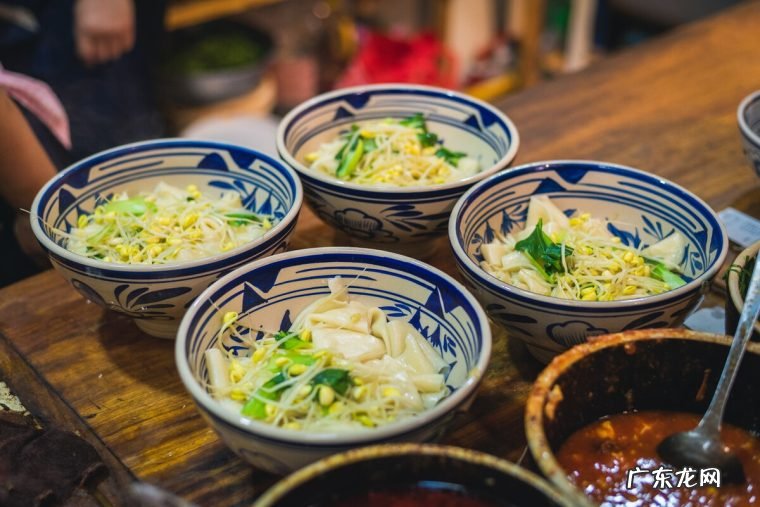 最具人气的五大美食街 西安十大地道的西安美食排行榜