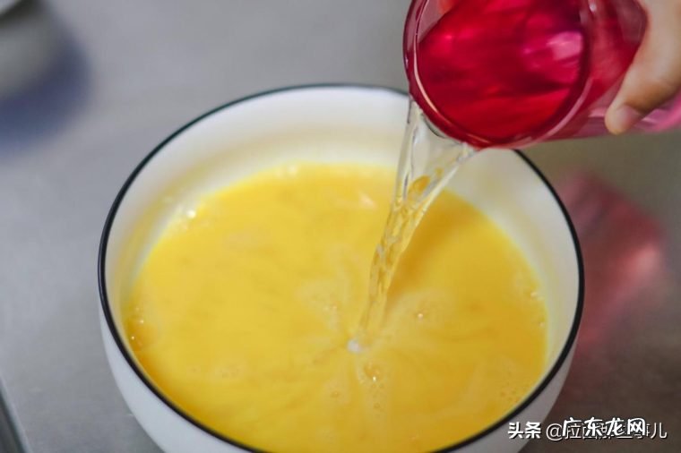 教你蒸鸡蛋羹的2个技巧 简单蒸鸡蛋羹的做法诀窍