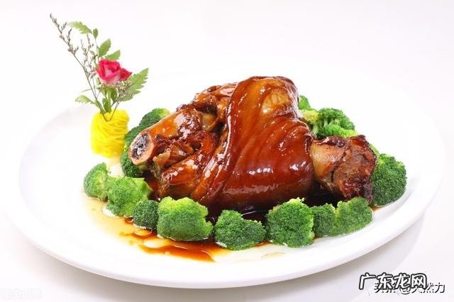 东坡肘子的烹饪方法 正宗东坡肘子的家常做法