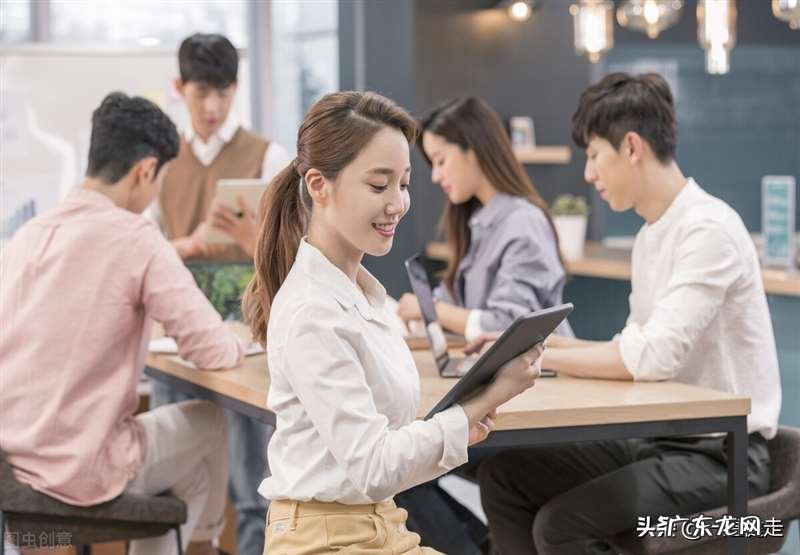 客套拍马屁的话 为什么拍马屁人总比埋头苦干的人混的好