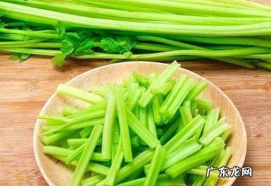 尿酸高是什么引起的 尿酸高吃什么食物好
