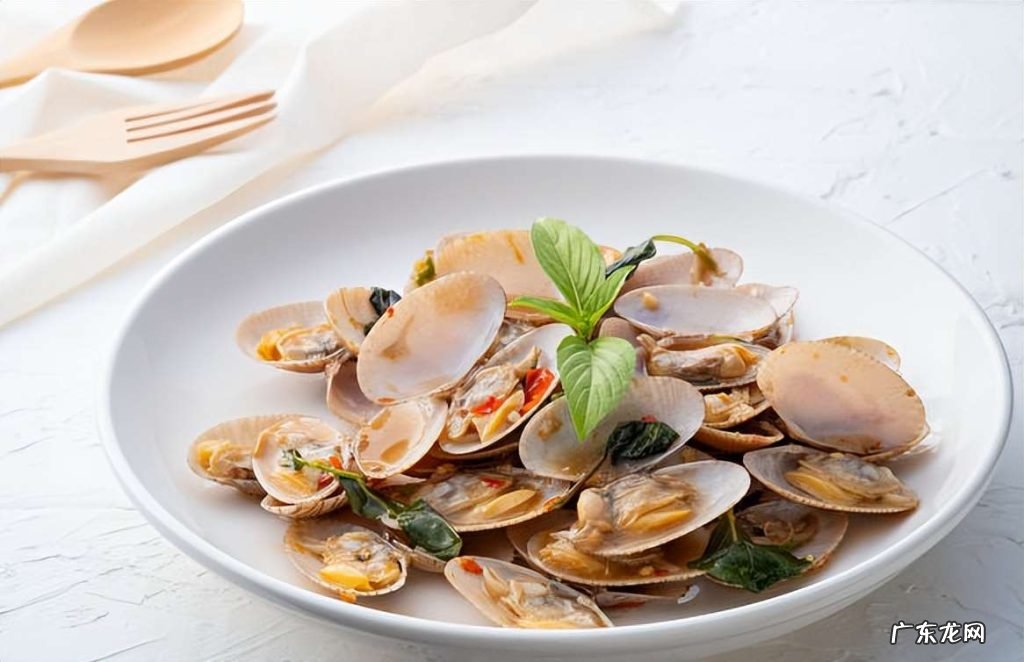 彻底去掉蛤蜊沙子的好方法 蛤蜊怎么洗才能吐沙吐的干净