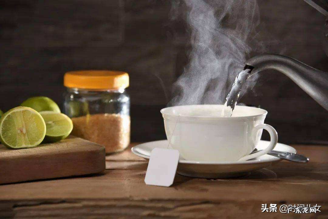 那么中国人爱喝什么呢 为什么中国人如此沉迷喝热水
