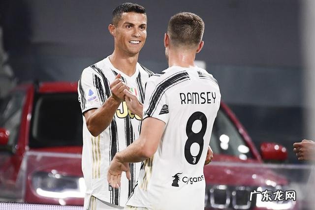 成龙电影为什么那么受欢迎 成龙在国际上的地位真的高吗