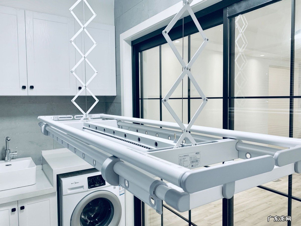 电动晾衣架是收智商税吗 家用晾衣架手摇和电动哪个好