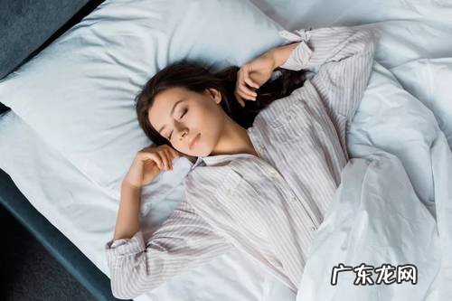 哪种睡姿最好最健康?