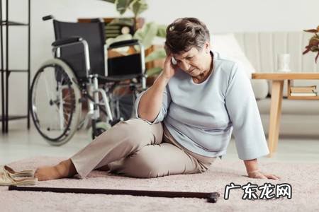 起身时突然眼前发黑是怎回事?怎么办?如何预防?