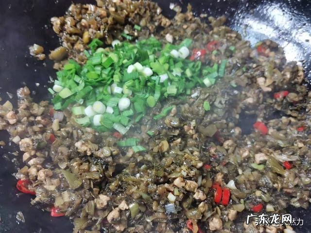 教你如何挑选酸菜的品质 酸菜怎么炒好吃更有香味