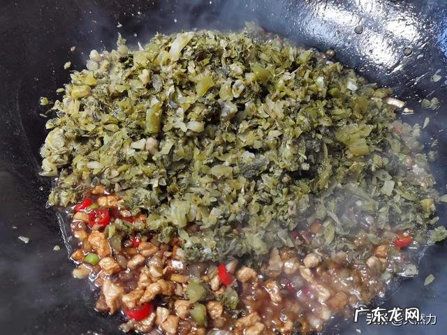 教你如何挑选酸菜的品质 酸菜怎么炒好吃更有香味