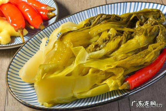 教你如何挑选酸菜的品质 酸菜怎么炒好吃更有香味