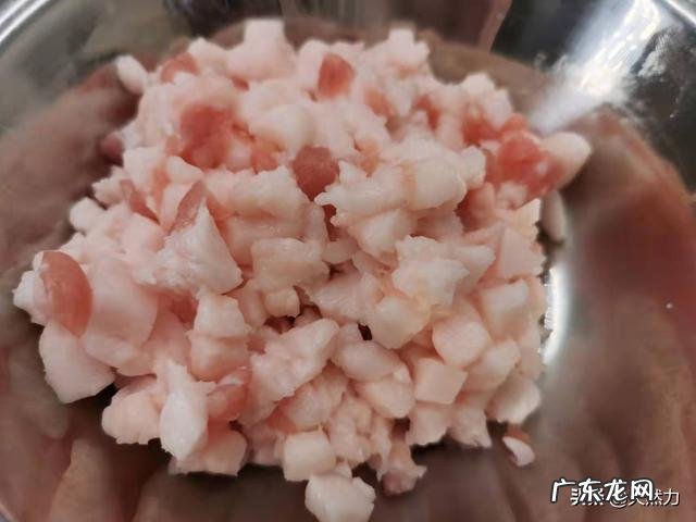 教你如何挑选酸菜的品质 酸菜怎么炒好吃更有香味