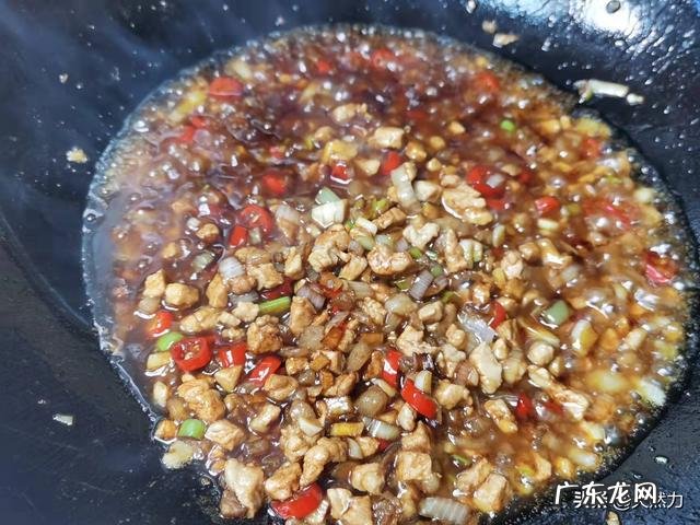 教你如何挑选酸菜的品质 酸菜怎么炒好吃更有香味