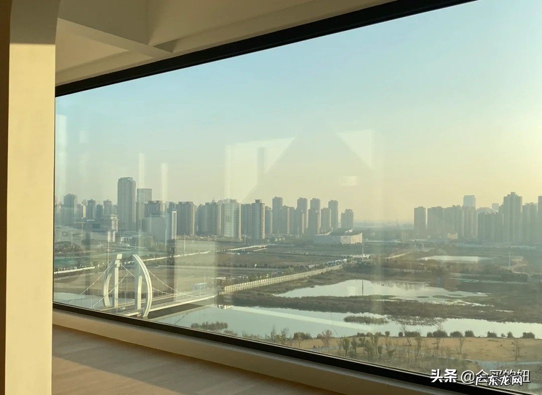 盘点大玻璃落地窗的优缺点 全景大玻璃落地窗值得装吗