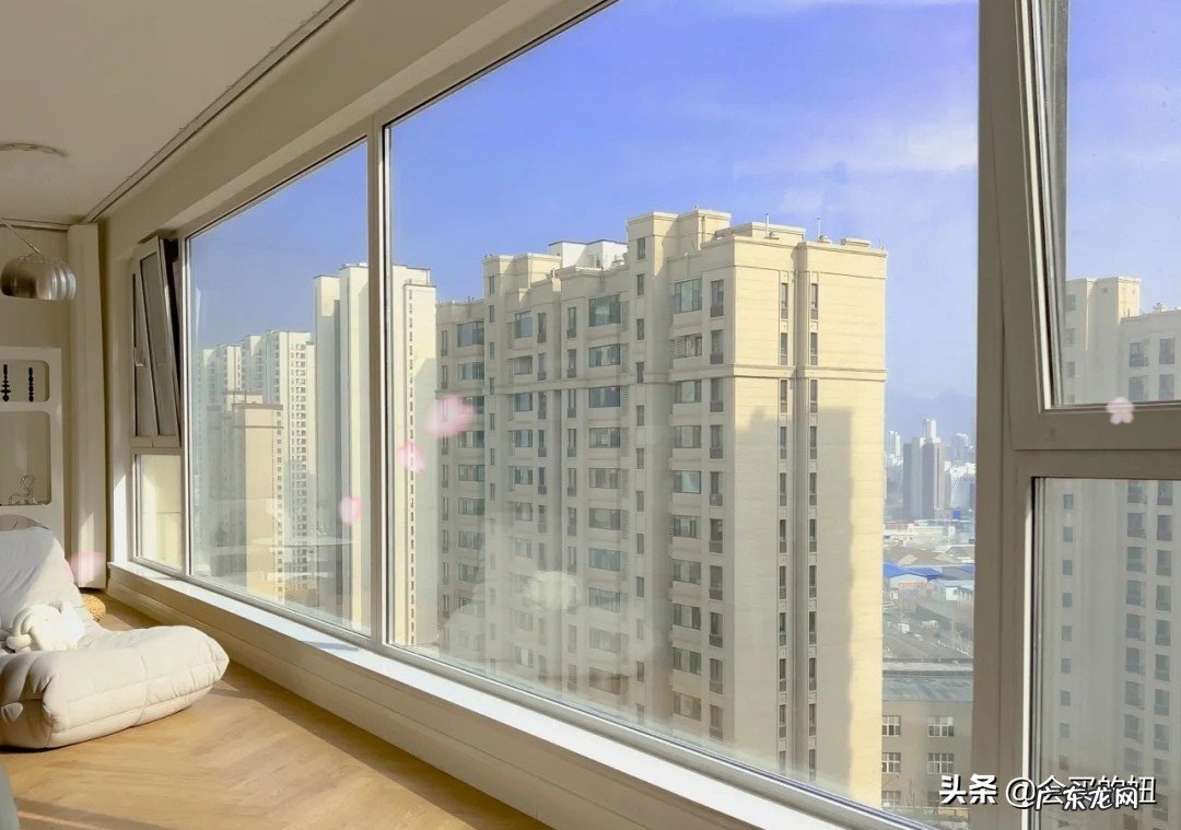 盘点大玻璃落地窗的优缺点 全景大玻璃落地窗值得装吗