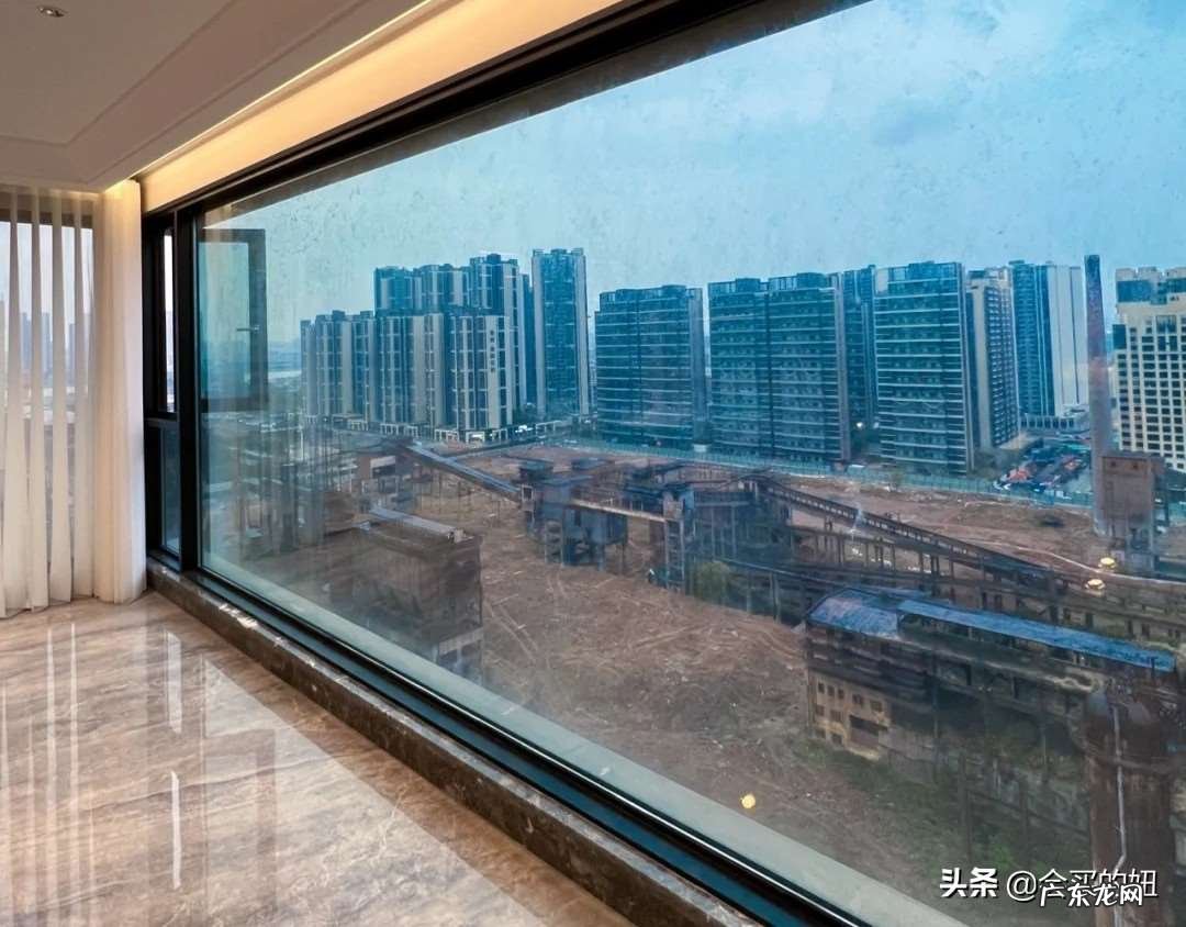 盘点大玻璃落地窗的优缺点 全景大玻璃落地窗值得装吗