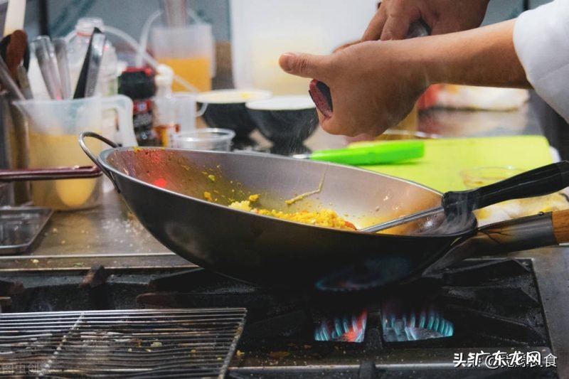 中西方饮食有何不同 为什么全世界只有中国人炒菜