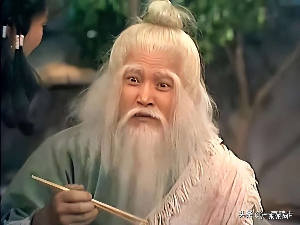 古至今邪不压正,丘处机在射雕英雄传中武功最高吗?