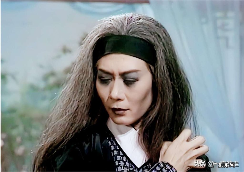 古至今邪不压正,丘处机在射雕英雄传中武功最高吗?