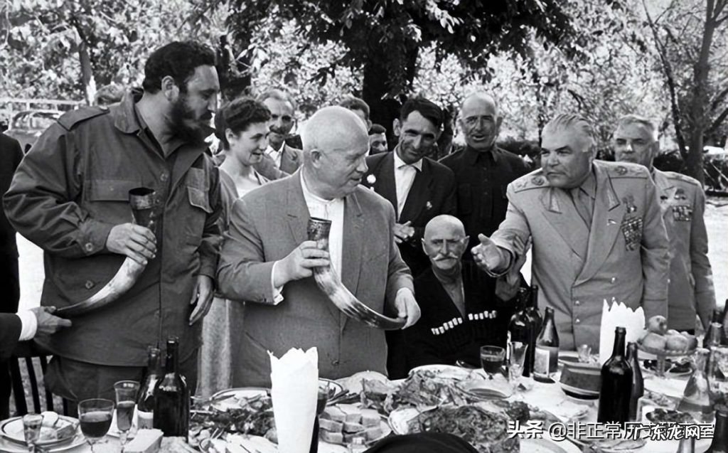 苏联晚宴菜单都有哪些 苏联的国宴都吃什么