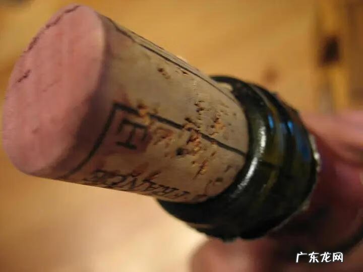 开瓶的红酒放久了能喝吗 红酒打开多久就不能喝了 如果喝了