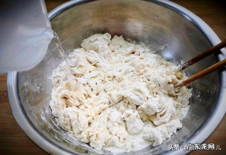 1斤面粉放多少酵母和面比较好?酵母标准的用法用量