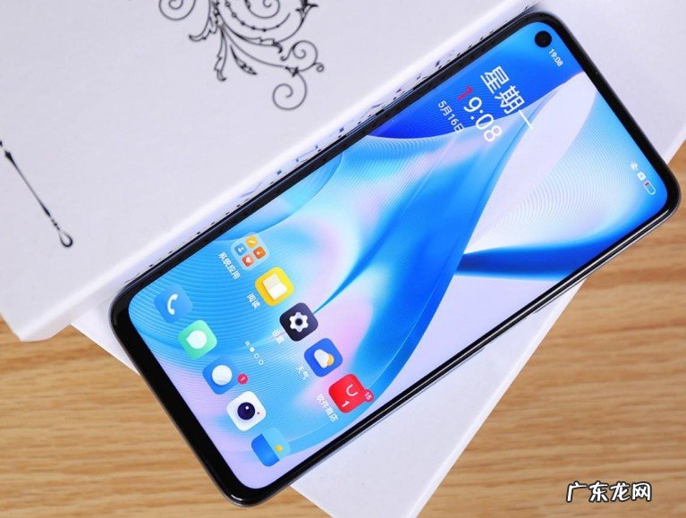 2000左右手机买什么手机好，性能强续航好的机型推荐