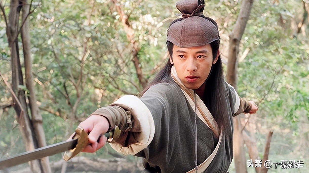 半斤八两论输赢 左冷禅和任我行谁厉害