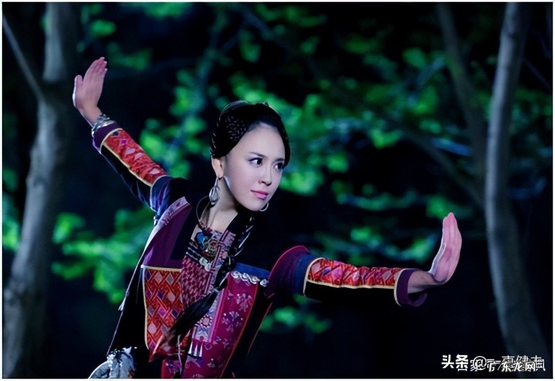 半斤八两论输赢 左冷禅和任我行谁厉害