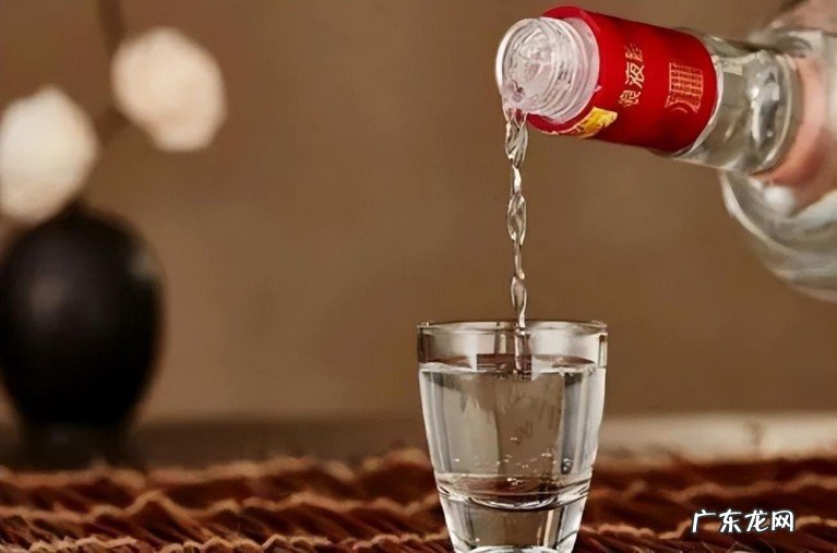 白酒到底是什么味道？白酒为什么会有辣味呢？