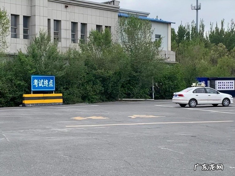 单眼人士可以考驾照吗？单眼人士申请驾驶证的新政策