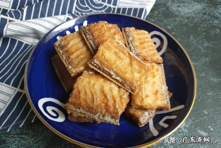 油炸带鱼怎么做好吃?炸带鱼口感十分酥脆的技巧