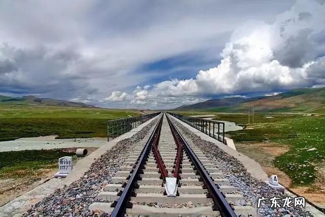 青藏铁路是怎样一条路 青藏铁路为什么是单轨道