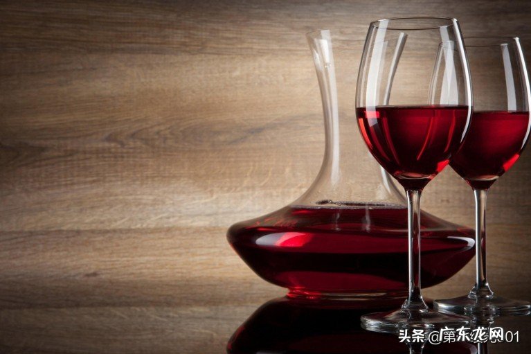 醒酒器有什么作用，何时使用葡萄酒醒酒器呢？