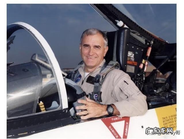 愿你平安快乐的英文 平安夜快乐英文怎么说?