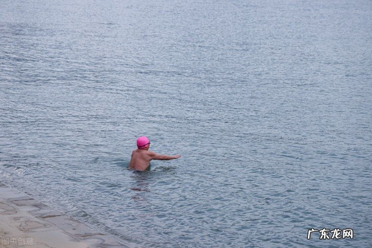 十首丰富多彩的水上运动诗词 关于水上的诗句有哪些