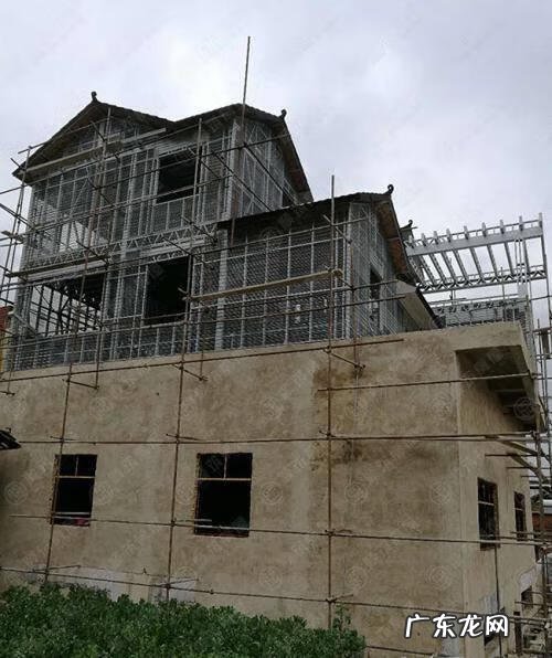 屋前有鱼塘的风水好吗 房前有鱼塘风水好吗