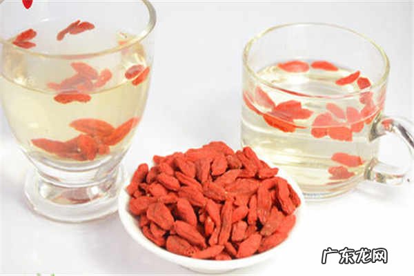 枸杞泡水喝的正确方法枸杞泡水喝禁忌及危害