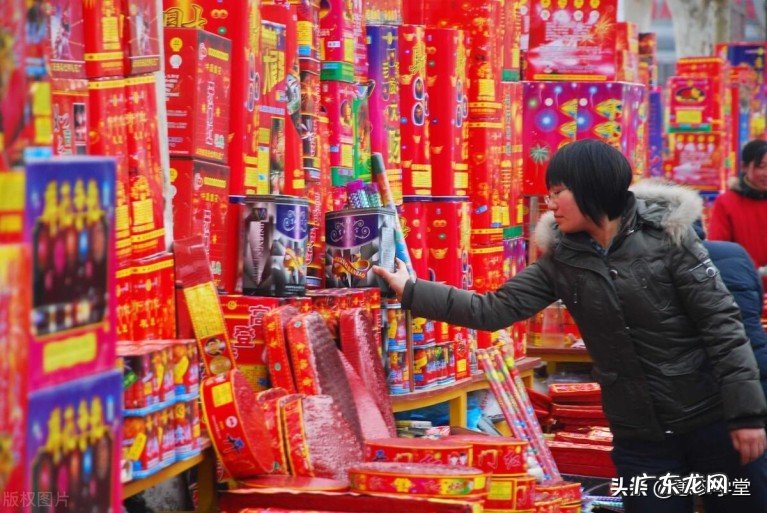 为什么过年要放鞭炮?春节燃放鞭炮注意事项