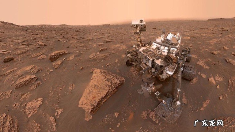 为什么火星上的天空与地球颜色相反？火星落日的天空为何是蓝色？