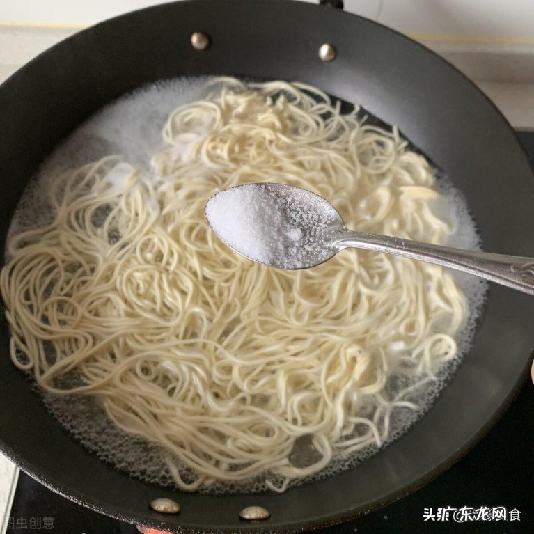 教你手擀面的制作窍门 手擀面怎么做好吃