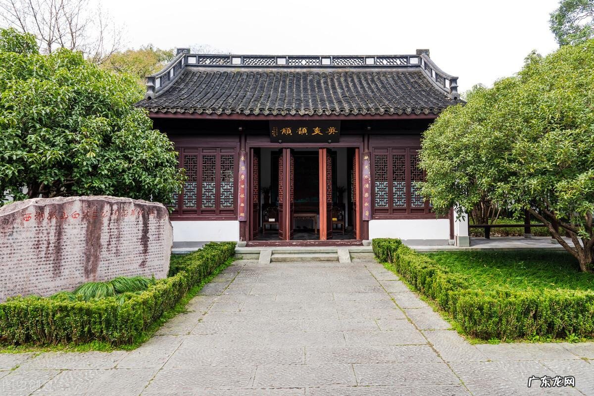 白居易简介20字 白居易的简介资料