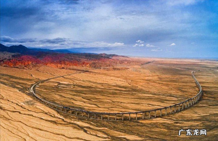 敦煌铁路难度为何不亚于青藏铁路，修建究竟有多难？